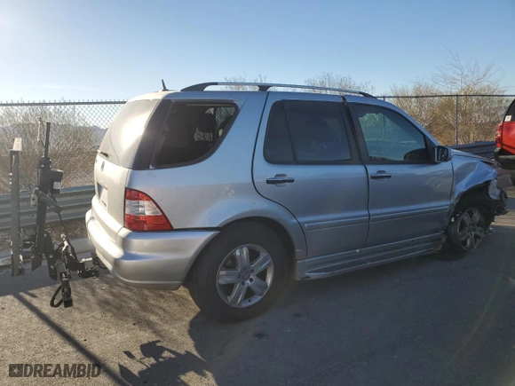 2005 Mercedes-Benz M-Class 3.7L with VIN 4JGAB57E05A522038, listed as a Copart auction lot 86013784 with 167,256 mi miles and Salvage Title. Bid and sale history available at carsss.com. Image 3.