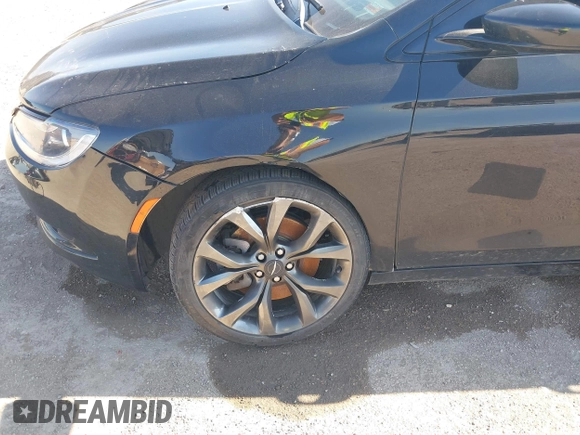 2015 Chrysler 200 S with VIN 1C3CCCBG7FN581173, listed as a IAAI auction lot 41679322 with 188,235 mi miles. Bid and sale history available at carsss.com. Image 6.