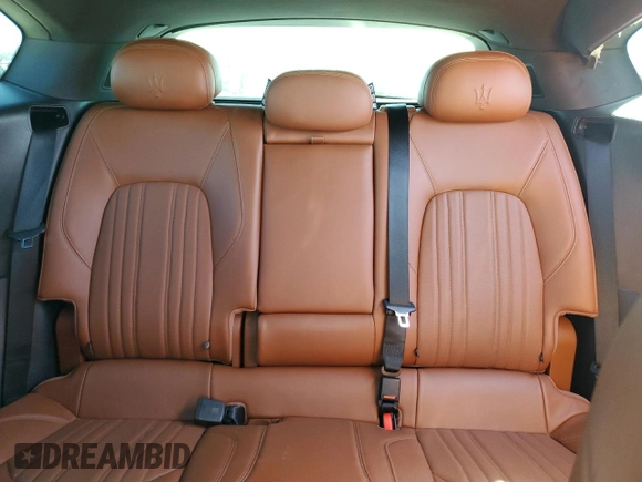 2017 Maserati Levante z VIN ZN661XUL4HX225995, wystawiony jako Copart lot #48588935 z przebiegiem 45 276 mil mil oraz Szkoda całkowita • Salvage title. Historia ofert i sprzedaży dostępna na DreamBid. Obrazek 10.