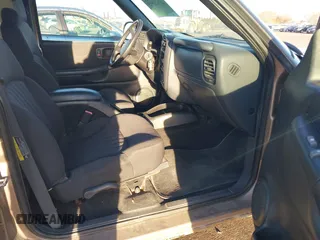 2004 Chevrolet Blazer LS z VIN 1GNDT13X74K143228, wystawiony jako IAAI lot #41761295 z przebiegiem 149 003 mil mil oraz . Historia ofert i sprzedaży dostępna na DreamBid. Obrazek 5.