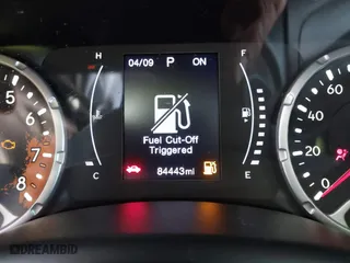 2017 Jeep Renegade Latitude with VIN ZACCJBBB4HPE90100, listed as a IAAI auction lot 41998252 with 84,443 mi miles. Bid and sale history available at carsss.com. Image 15.