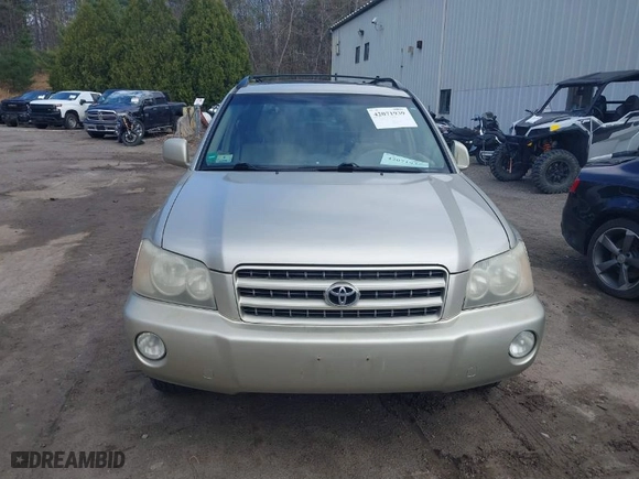 2002 Toyota Highlander with VIN JTEGF21A420069448, listed as a IAAI auction lot 42071939 with 153,152 mi miles. Bid and sale history available at carsss.com. Image 6.