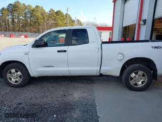 2007 Toyota Tundra SR5 with VIN 5TBBT54177S457632, listed as a IAAI auction lot 41632011 with 180,325 mi miles. Bid and sale history available at carsss.com. Image 14.