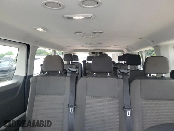 2025 Ford Transit Passenger XL z VIN 1FBAX2YG7SKA63962, wystawiony jako Copart lot #64595845 z przebiegiem 3 011 mil mil oraz Nie do naprawy • Non repairable. Historia ofert i sprzedaży dostępna na DreamBid. Obrazek 10.