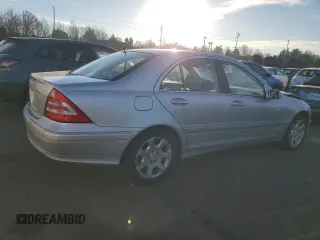 2005 Mercedes-Benz C 240 with VIN WDBRF81J35F674190, listed as a Copart auction lot 42167015 with 157,003 mi miles and Salvage Title. Bid and sale history available at DreamBid. Image 3.