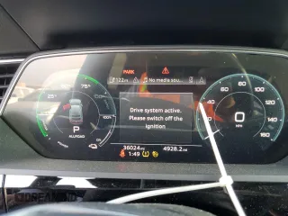 2022 Audi e-tron Sportback S line Premium z VIN WA11AAGE8NB022696, wystawiony jako Copart lot #86595464 z przebiegiem 36 024 mil mil oraz Szkoda całkowita • Salvage title. Historia ofert i sprzedaży dostępna na DreamBid. Obrazek 9.