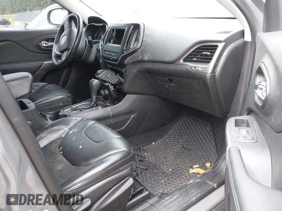 2021 Jeep Cherokee Latitude Plus z VIN 1C4PJMLB5MD109942, wystawiony jako IAAI lot #42536859 z przebiegiem 20 196 mil mil oraz . Historia ofert i sprzedaży dostępna na DreamBid. Obrazek 5.