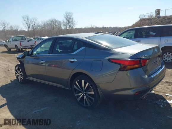 2019 Nissan Altima 2.5 Platinum with VIN 1N4BL4FW9KC139697, listed as a IAAI auction lot 41894849 with 135,105 mi miles. Bid and sale history available at carsss.com. Image 3.