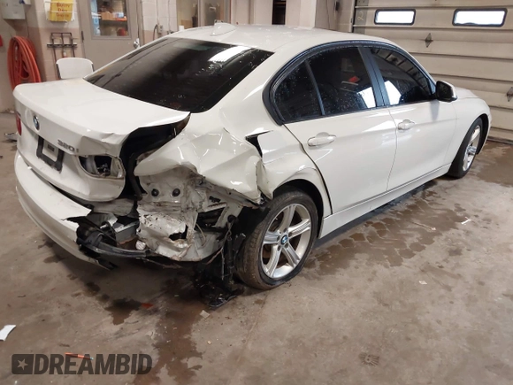 2014 BMW 3 Series 320i xDrive with VIN WBA3C3C52EPV90601, listed as a IAAI auction lot 42082100 with 1 mi miles. Bid and sale history available at carsss.com. Image 4.