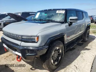 2024 GMC Hummer EV 2X with VIN 1GKB0NDE8RU110722, listed as a Copart auction lot 74670304 with 257 mi miles and Non Repairable. Bid and sale history available at carsss.com. Image 1.