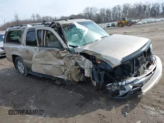 2005 Chevrolet Suburban LT with VIN 3GNFK16Z95G159688, listed as a IAAI auction lot 41492030 with 233,009 mi miles. Bid and sale history available at carsss.com. Image 1.