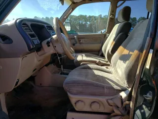 2002 Isuzu Trooper S с VIN JACDS58XX27J00836, выставлен на аукционе Copart как лот 48750285 с пробегом 221 177 миль миль и Списание • Salvage title. История ставок и продаж доступна на DreamBid. Изображение 7.