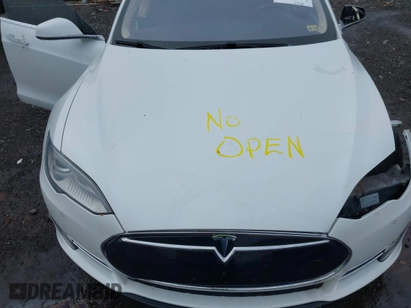 2013 Tesla Model S Performance z VIN 5YJSA1CP9DFP20778, wystawiony jako IAAI lot #42511532 z przebiegiem Nie podano mil oraz . Historia ofert i sprzedaży dostępna na DreamBid. Obrazek 10.