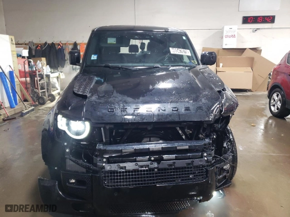 2023 Land Rover Defender V8 with VIN SALEWEEE1P2220969, listed as a Copart auction lot 46547075 with 8,376 mi miles and Clean Title. Bid and sale history available at carsss.com. Image 5.