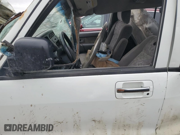 2001 Isuzu Trooper S z VIN JACDJ58X817J18687, wystawiony jako Copart lot #45499675 z przebiegiem Nie podano mil oraz Szkoda całkowita • Salvage title. Historia ofert i sprzedaży dostępna na DreamBid. Obrazek 7.