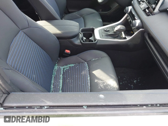 2021 Toyota RAV4 Hybrid XSE with VIN 4T3E6RFV8MU059858, listed as a IAAI auction lot 41423611 with 14,281 mi miles and . Bid and sale history available at DreamBid. Image 6.
