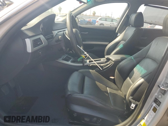 2006 BMW 3 Series 330i with VIN WBAVB335X6AZ85075, listed as a Copart auction lot 63092735 with 126,134 mi miles and Salvage title. Bid and sale history available at DreamBid. Image 7.