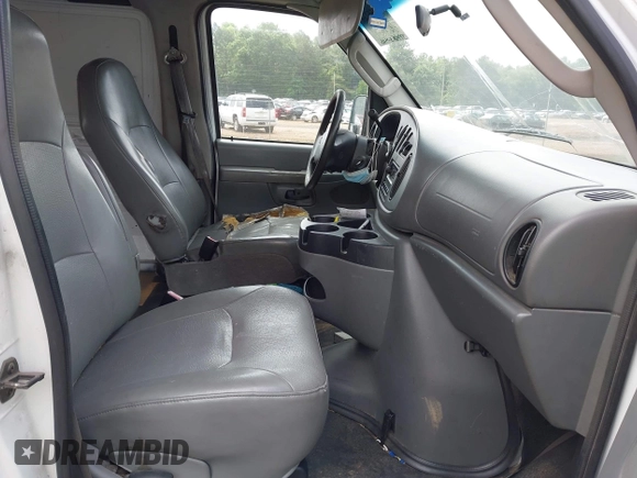 2008 Ford Econoline Cargo Commercial with VIN 1FTNE14W08DA76642, listed as a IAAI auction lot 42255234 with 377,429 mi miles and . Bid and sale history available at DreamBid. Image 5.