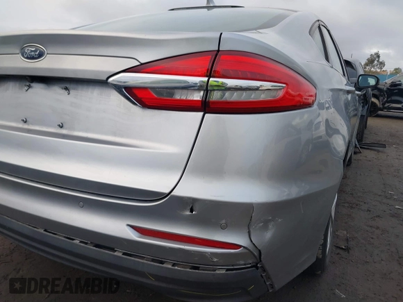 2020 Ford Fusion SE with VIN 3FA6P0LU4LR254714, listed as a IAAI auction lot 41507370 with 40,860 mi miles and . Bid and sale history available at carsss.com. Image 6.