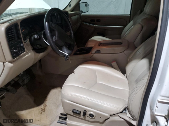 2005 Chevrolet Tahoe Z71 with VIN 1GNEC13T35R215147, listed as a Copart auction lot 84743034 with 152,637 mi miles and Clean Title. Bid and sale history available at carsss.com. Image 7.