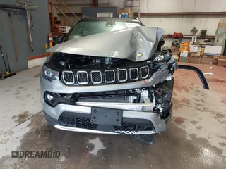 2024 Jeep Compass Limited z VIN 3C4NJDCN3RT578093, wystawiony jako IAAI lot #41567303 z przebiegiem 2 255 mil mil oraz . Historia ofert i sprzedaży dostępna na DreamBid. Obrazek 13.