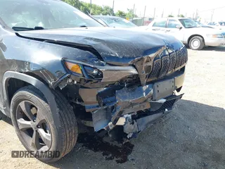2019 Jeep Cherokee Latitude Plus with VIN 1C4PJMLB3KD375361, listed as a IAAI auction lot 42654334 with 84,373 mi miles and . Bid and sale history available at DreamBid. Image 6.