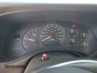 2002 Chevrolet Avalanche with VIN 3GNEK13T72G156912, listed as a Copart auction lot 55011765 with 176,766 mi miles and Clean Title. Bid and sale history available at carsss.com. Image 9.
