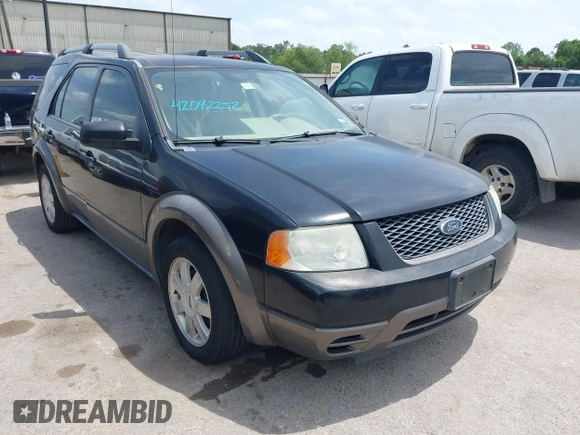 2005 Ford Freestyle SE z VIN 1FMZK01155GA31022, wystawiony jako IAAI lot #42042252 z przebiegiem 138 615 mil mil oraz . Historia ofert i sprzedaży dostępna na DreamBid. Obrazek 1.
