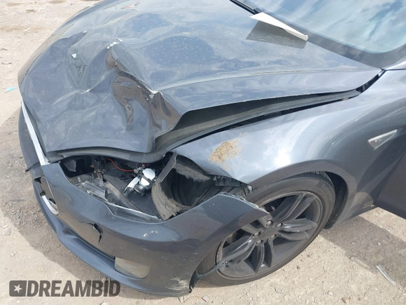 2016 Tesla Model S 90D with VIN 5YJSA1E27GF129130, listed as a IAAI auction lot 41922227 with 134,422 mi miles and . Bid and sale history available at DreamBid. Image 6.