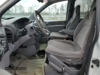 2000 Dodge Caravan SE z VIN 1B4GP44G1YB736936, wystawiony jako Copart lot #49718495 z przebiegiem Nie podano mil oraz Szkoda całkowita • Salvage title. Historia ofert i sprzedaży dostępna na DreamBid. Obrazek 7.
