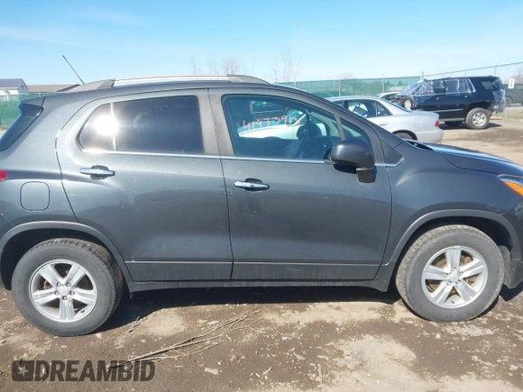 2017 Chevrolet Trax LT with VIN KL7CJPSB5HB211919, listed as a IAAI auction lot 41933915 with 92,915 mi miles and . Bid and sale history available at carsss.com. Image 13.