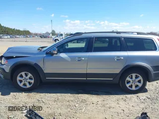 2011 Volvo XC70 3.2L with VIN YV4952BZXB1114680, listed as a IAAI auction lot 41883725 with 88,328 mi miles and . Bid and sale history available at DreamBid. Image 14.