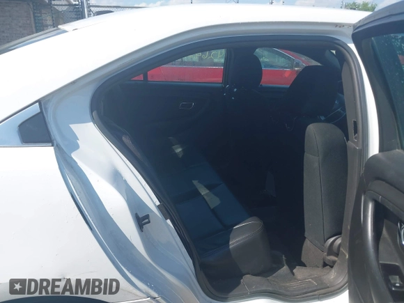 2013 Ford Police Interceptor z VIN 1FAHP2M8XDG127013, wystawiony jako IAAI lot #42692806 z przebiegiem 265 436 mil mil oraz . Historia ofert i sprzedaży dostępna na DreamBid. Obrazek 8.