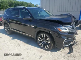 2022 Volkswagen Atlas SEL Premium R-Line with VIN 1V2FR2CA0NC532689, listed as a Copart auction lot 61580755 with 62,614 mi miles and Salvage title. Bid and sale history available at DreamBid. Image 4.