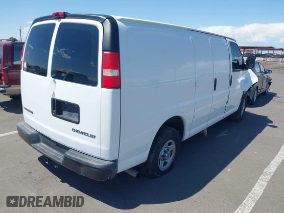 2005 Chevrolet Express Cargo with VIN 1GCFG15X151190930, listed as a IAAI auction lot 40196270 with Not provided miles and . Bid and sale history available at DreamBid. Image 4.