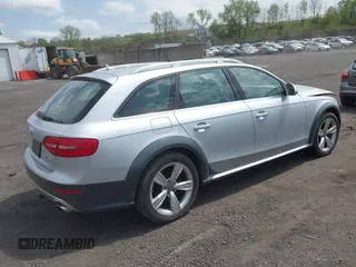 2013 Audi allroad A4 Premium z VIN WA19FAFLXDA194947, wystawiony jako IAAI lot #42151323 z przebiegiem 124 527 mil mil oraz . Historia ofert i sprzedaży dostępna na DreamBid. Obrazek 4.