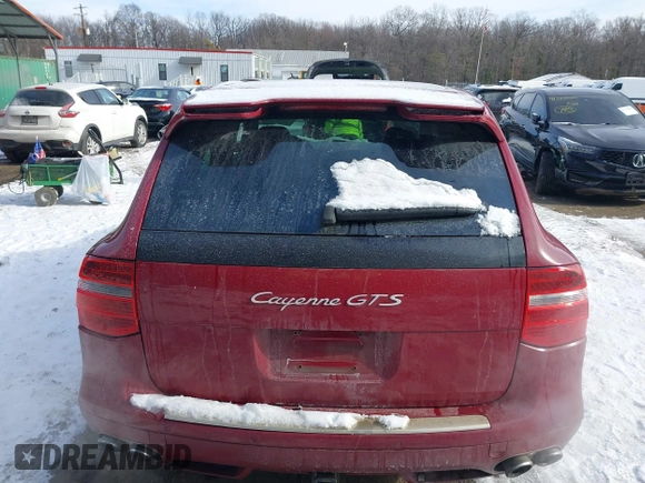 2009 Porsche Cayenne GTS z VIN WP1AD29P49LA60524, wystawiony jako IAAI lot #41364169 z przebiegiem 141 294 mil mil oraz . Historia ofert i sprzedaży dostępna na DreamBid. Obrazek 17.