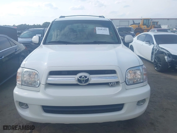 2006 Toyota Sequoia SR5 with VIN 5TDZT34A26S284157, listed as a IAAI auction lot 41687011 with 226,663 mi miles. Bid and sale history available at carsss.com. Image 12.