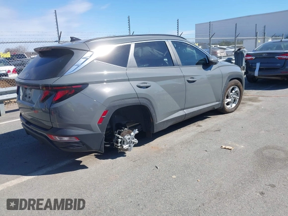 2024 Hyundai Tucson SEL with VIN 5NMJB3DE4RH368460, listed as a IAAI auction lot 41647122 with 10,987 mi miles and . Bid and sale history available at carsss.com. Image 4.