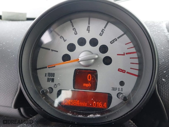 2011 MINI Cooper Countryman with VIN WMWZB3C55BWH95220, listed as a IAAI auction lot 41561228 with 124,584 mi miles. Bid and sale history available at carsss.com. Image 7.