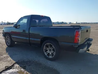 2005 Chevrolet Silverado 1500 with VIN 1GCEC14X25Z184256, listed as a IAAI auction lot 39455690 with 153,986 mi miles and . Bid and sale history available at DreamBid. Image 3.