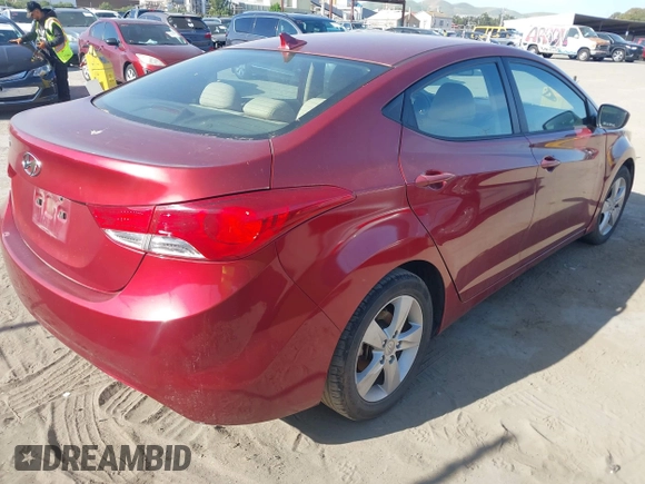 2013 Hyundai Elantra GLS z VIN 5NPDH4AE3DH363610, wystawiony jako IAAI lot #42100303 z przebiegiem 156 511 mil mil oraz . Historia ofert i sprzedaży dostępna na DreamBid. Obrazek 4.