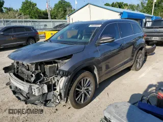 2017 Toyota Highlander XLE with VIN 5TDKZRFH7HS221958, listed as a Copart auction lot 59046655 with 143,745 mi miles and Salvage title. Bid and sale history available at DreamBid. Image 1.