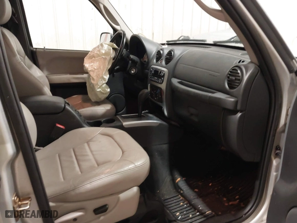 2004 Jeep Liberty Limited with VIN 1J4GL58K24W189935, listed as a IAAI auction lot 41490773 with 115,874 mi miles. Bid and sale history available at carsss.com. Image 5.