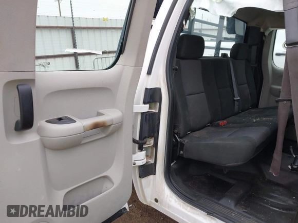 2010 Chevrolet Silverado 1500 with VIN 1GCSKPE32AZ189987, listed as a IAAI auction lot 41443898 with 175,896 mi miles and . Bid and sale history available at DreamBid. Image 8.