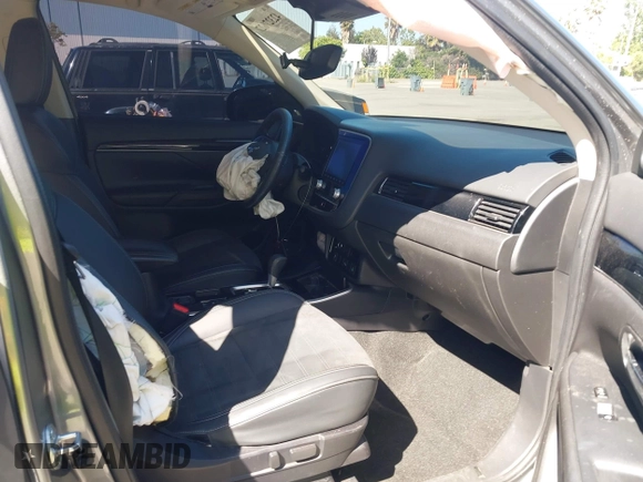 2020 Mitsubishi Outlander SE с VIN JA4AD3A35LZ048784, выставлен на аукционе IAAI как лот 42327627 с пробегом 42 516 миль миль и . История ставок и продаж доступна на DreamBid. Изображение 5.