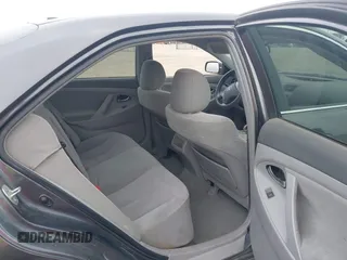 2011 Toyota Camry LE z VIN 4T4BF3EK9BR209902, wystawiony jako IAAI lot #42350093 z przebiegiem 294 183 mil mil oraz . Historia ofert i sprzedaży dostępna na DreamBid. Obrazek 8.