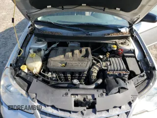 2008 Chrysler Sebring LX z VIN 1C3LC45K28N188707, wystawiony jako Copart lot #60137105 z przebiegiem 245 175 mil mil oraz Szkoda całkowita • Salvage title. Historia ofert i sprzedaży dostępna na DreamBid. Obrazek 11.