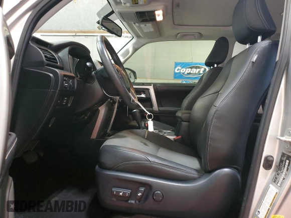 2019 Toyota 4Runner SR5 с VIN JTEZU5JR0K5206037, выставлен на аукционе Copart как лот 67042064 с пробегом Не указан миль и На запчасти • Non repairable. История ставок и продаж доступна на DreamBid. Изображение 7.