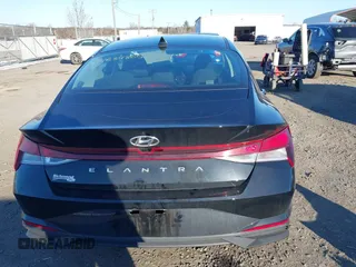 2023 Hyundai Elantra SEL z VIN 5NPLM4AG7PH089485, wystawiony jako IAAI lot #41334865 z przebiegiem 35 978 mil mil oraz . Historia ofert i sprzedaży dostępna na DreamBid. Obrazek 16.